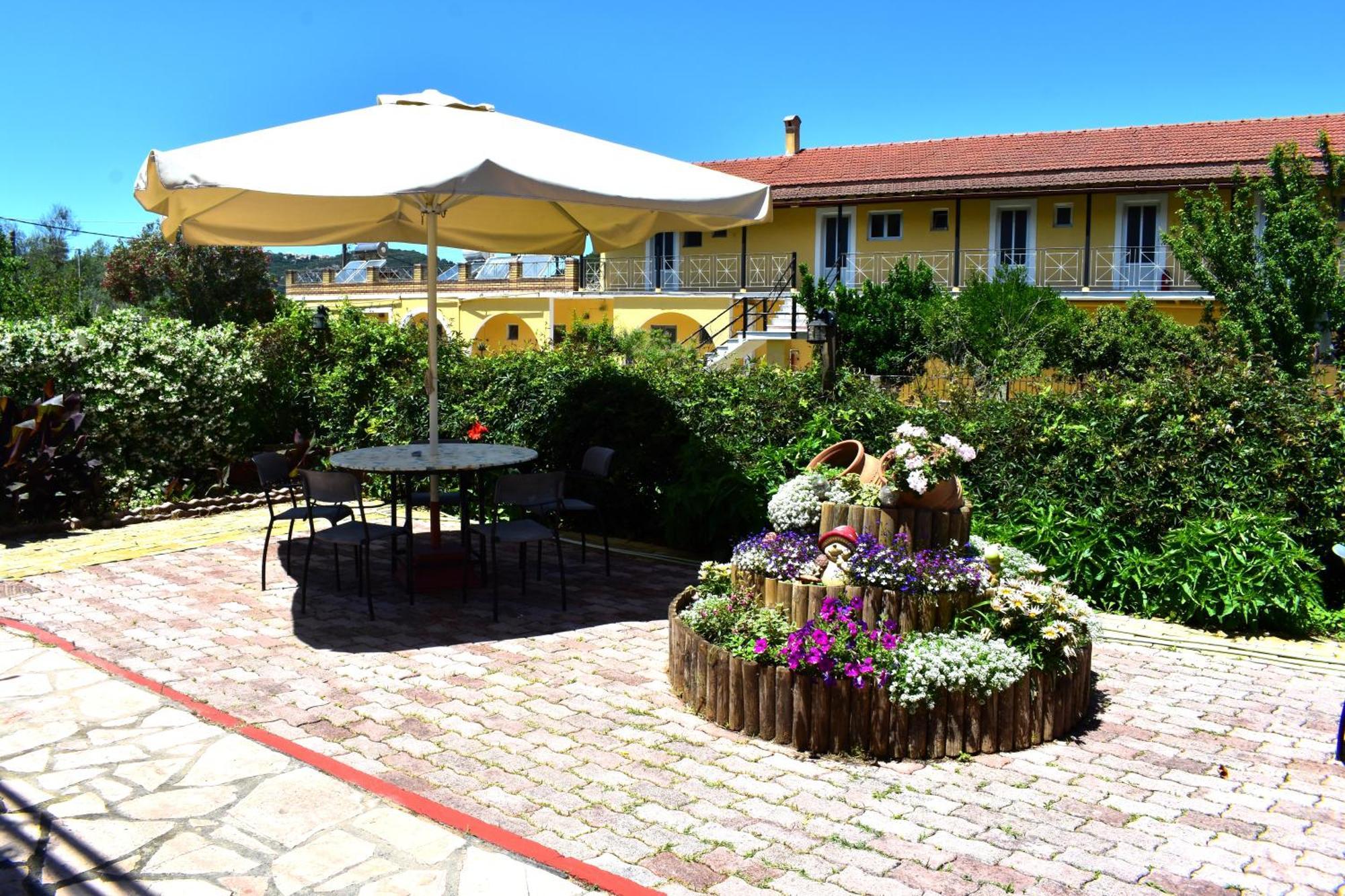 Kostas Studios Agios Georgios Pagon Exterior foto