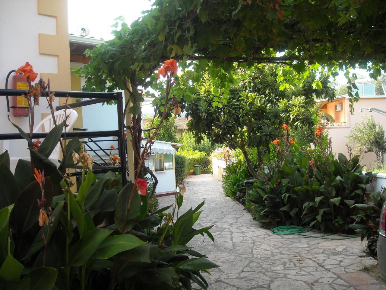 Kostas Studios Agios Georgios Pagon Exterior foto